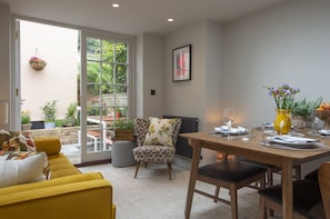 Dining - Saltwater Cottage, Deal (Deal)