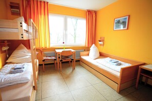 Free WiFi, bed sheets - BOLA Kulturhostel (Bochum)