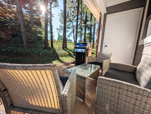 Stylish One-Level Near RDU - Cozy & Modern