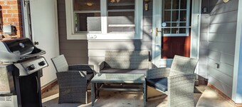 Stylish One-Level Near RDU - Cozy & Modern