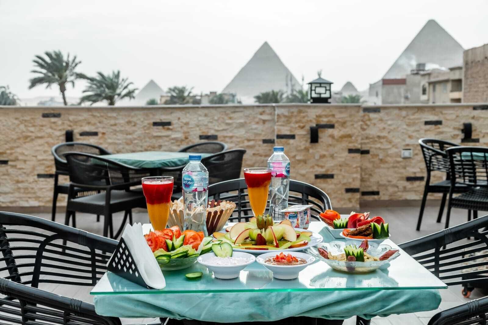 Photo - Night Pyramids Inn Hotel