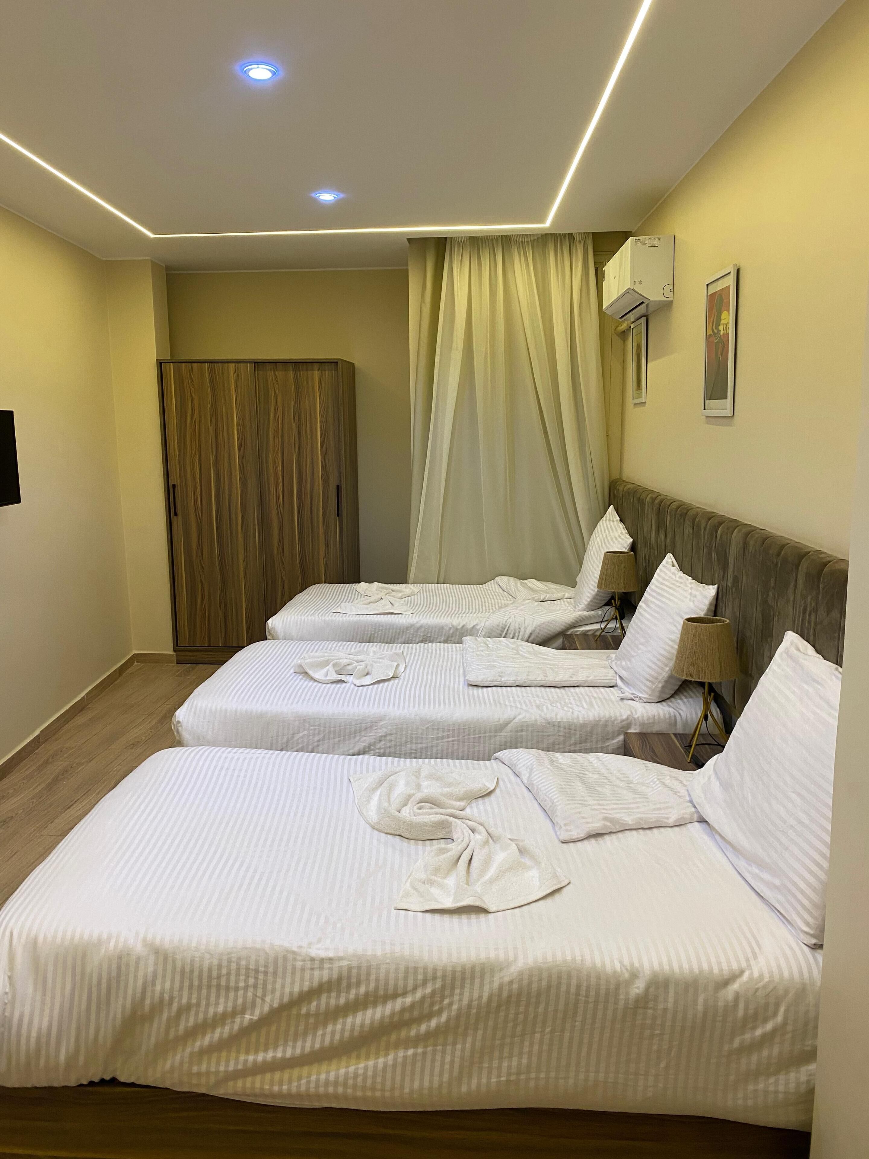 Photo - Night Pyramids Inn Hotel