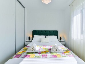 2 Schlafzimmer, individuell eingerichtet, Bügeleisen/Bügelbrett