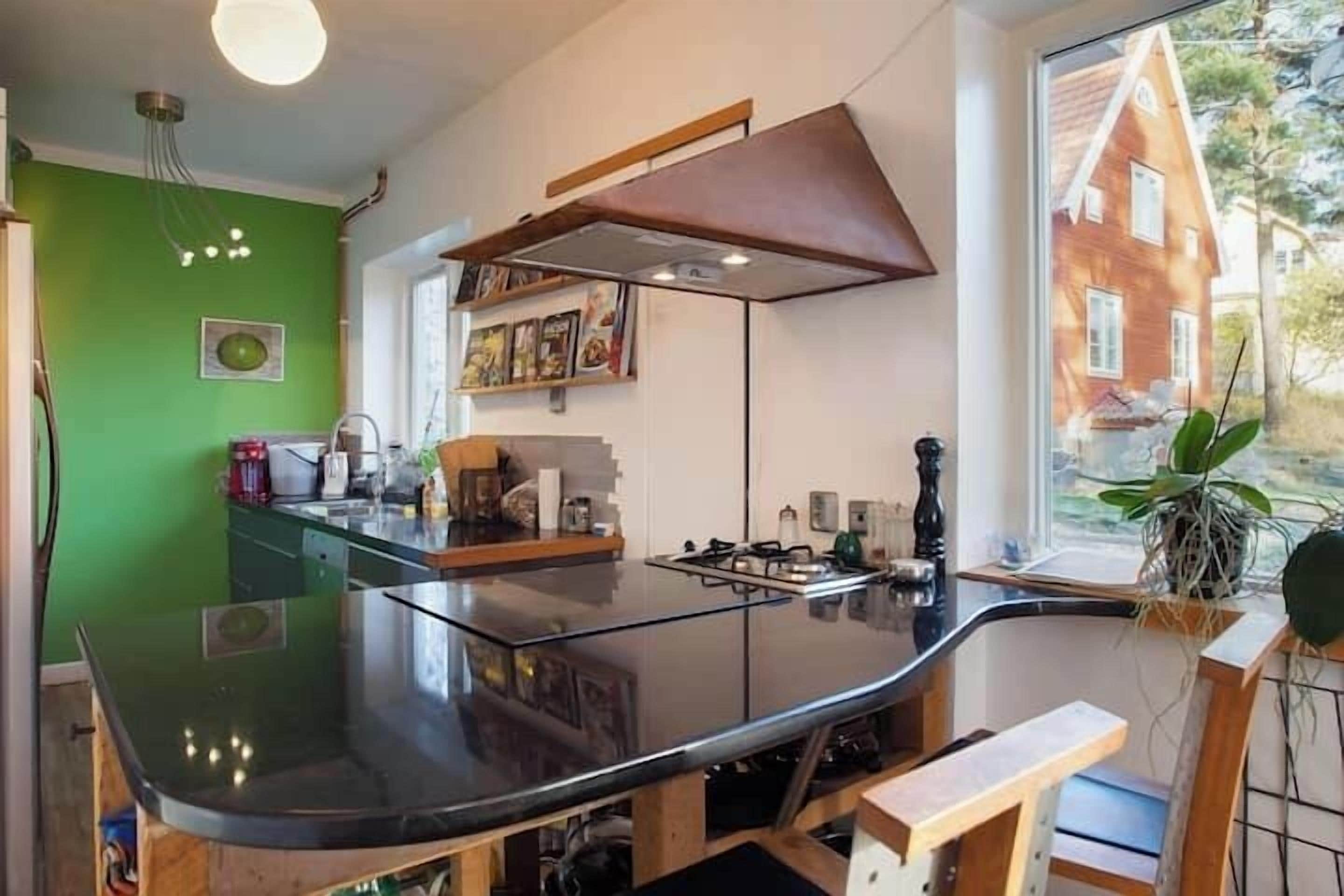 Kyl i allmänt utrymme, mikro i allmänt utrymme och espressobryggare