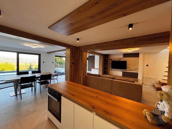 Interior - Charming 4-bedroom villa with AC and WiFi in wonderful Sarajevo (Sarajevo)