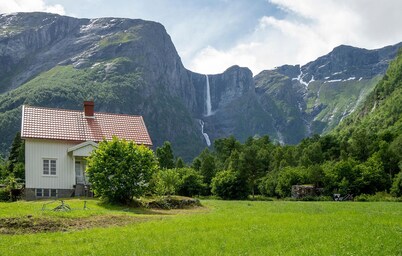 Gorgeous home in Eikesdal