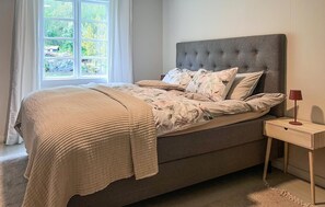 4 bedrooms, travel crib, free WiFi