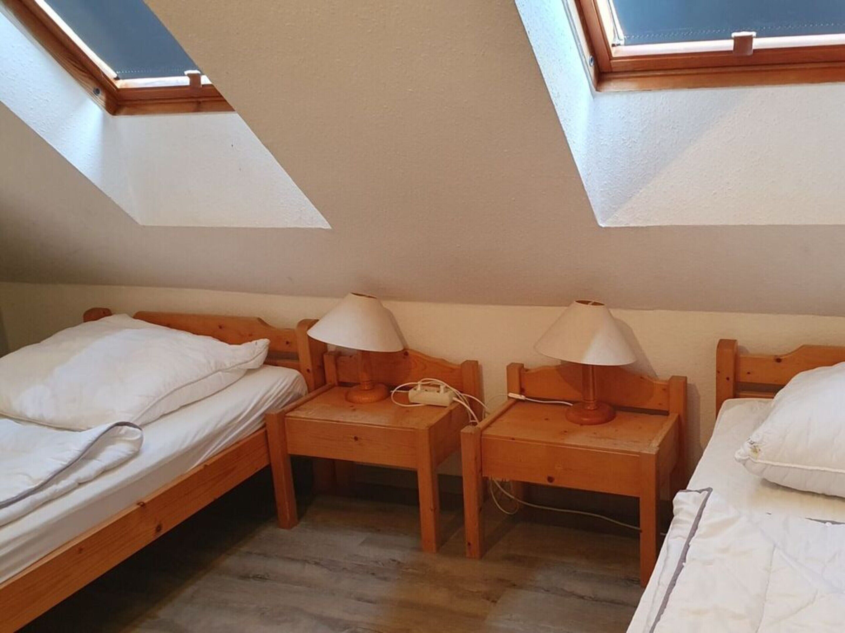 2 Schlafzimmer, individuell eingerichtet