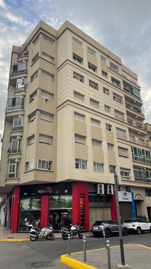 Exterior - Spacious, secure, modern 3-bedroom apartment in the heart of Casablanca (Casablanca)