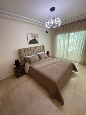 3 bedrooms, iron/ironing board, WiFi, bed sheets - Spacious, secure, modern 3-bedroom apartment in the heart of Casablanca (Casablanca)
