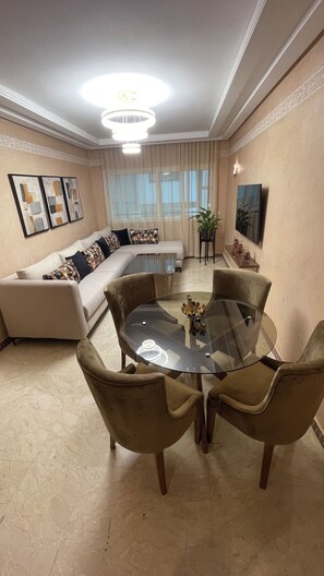 Interior - Spacious, secure, modern 3-bedroom apartment in the heart of Casablanca (Casablanca)
