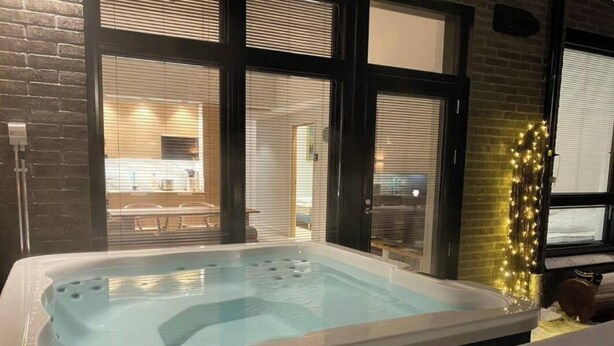Indoor spa tub - Levi Diamonds (Sirkka)