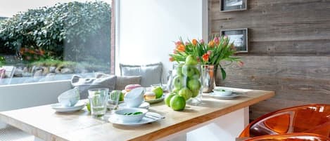 Mobile Home | Dining