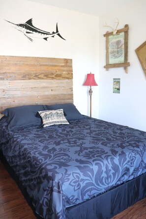 1 bedroom, iron/ironing board, WiFi, bed sheets - Dirty South Bayou Bed & Breakfast - Only 25 min from downtown NOLA (New Orleans)