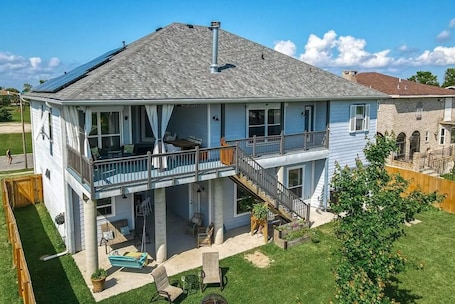 Exterior. Dirty South Bayou Bed & Breakfast - Only 25 min from downtown NOLA
