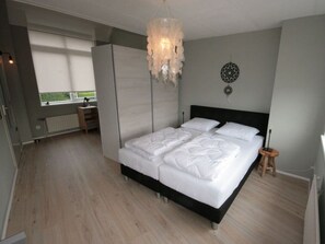 Casa | 2 quartos, ferros/tábuas de passar roupa, individualmente mobiliados