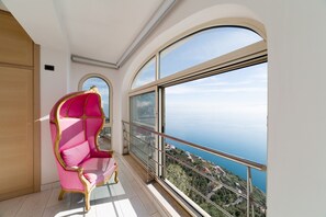 Interior - Charming 2-bedroom apartment with stunning view (San Michele)