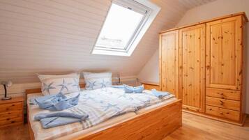 3 bedrooms, individually furnished, iron/ironing board