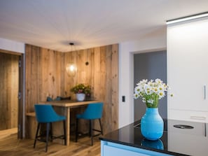 Mobile Home | Dining