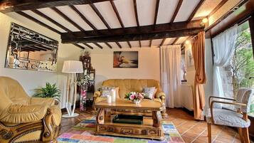 Télévision, cheminée