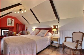 3 bedrooms, iron/ironing board, Internet, bed sheets