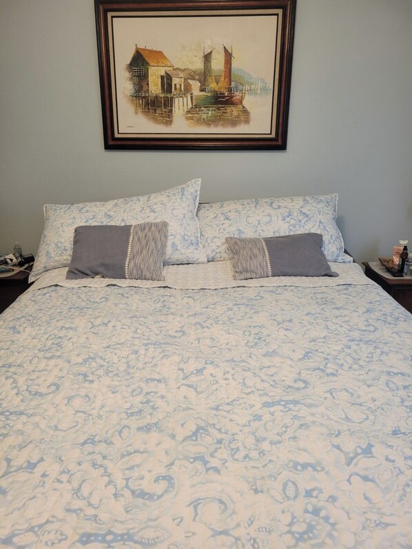 1 habitación, tabla de planchar con plancha, wifi y ropa de cama 