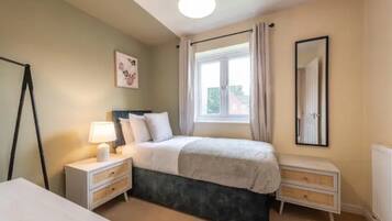 House | 4 bedrooms, iron/ironing board, free WiFi, bed sheets