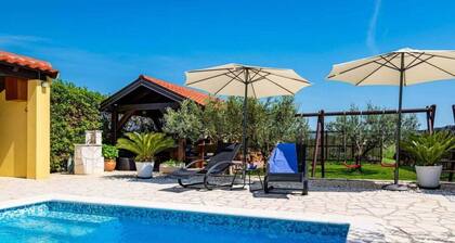 Simoni, 4+4, Privlaka