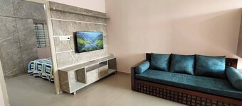 Ramamurthy/sleeps6/2bedroom/tv/wifi