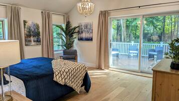 7 bedrooms, desk, iron/ironing board, WiFi