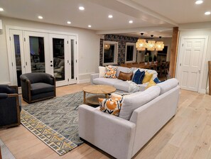 Interior - Indoor Pool, 11 yrs hosting, 7 bdrm, Hot Tub, Designer Home, Stunning Kitchen (Yulan)