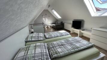 House | 1 bedroom, individually furnished