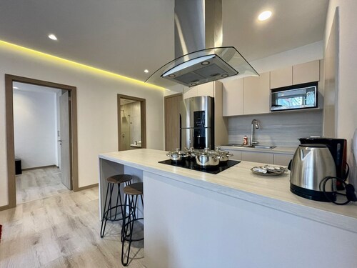 Cozy 1-bedroom condo in Quito with WiFi, Balcony, Parking Space