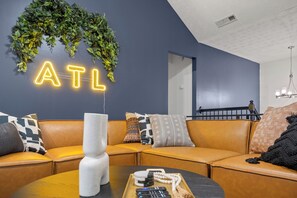 Interior - ATL Patio Paradise - Pool, Hot Tub, Movie Theater, Game Room, B-Ball, Arcades! (Atlanta)