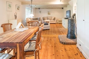 House | Private kitchen | Highchair - Wellnessferienhaus in Dagebull auf Einer Warft (Dagebuell)