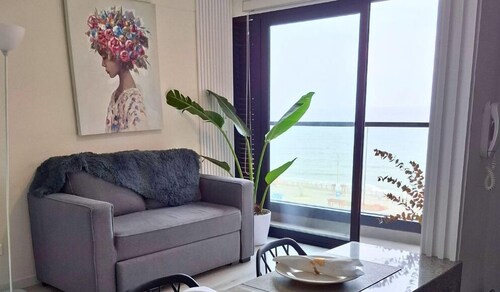 Luxury Ocean View Suite, Fully Furnished for a Dream Getaway