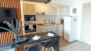 Fridge, microwave, oven, blender