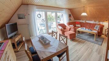 Mobile Home | Dining