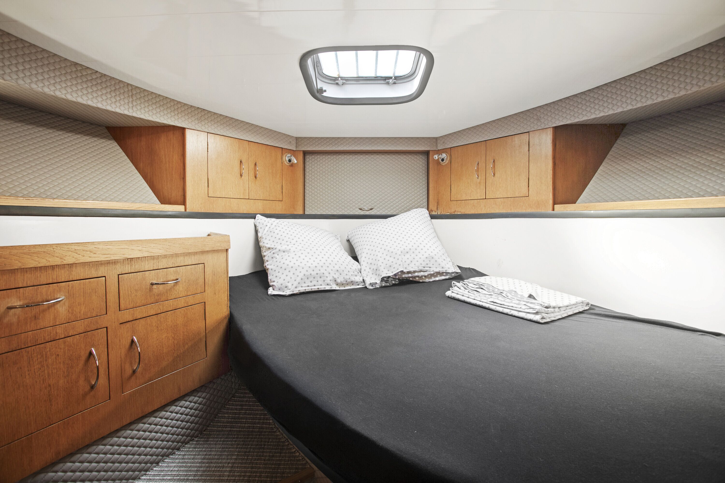 2 makuuhuonetta, vuodevaatteet