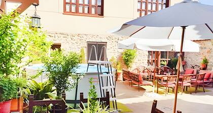 Country House 'Hacienda El Cencerro' with Private Pool, Wi-Fi and Air Conditioning
