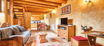 Holiday Home 'Chateau De Merande' with Mountain Views, Private Terrace and Wi-Fi
