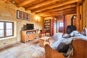 Televisie en een open haard