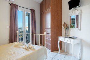 1 bedroom, free WiFi, bed sheets