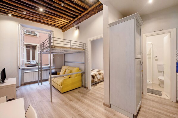 1 bedroom, free WiFi, bed sheets