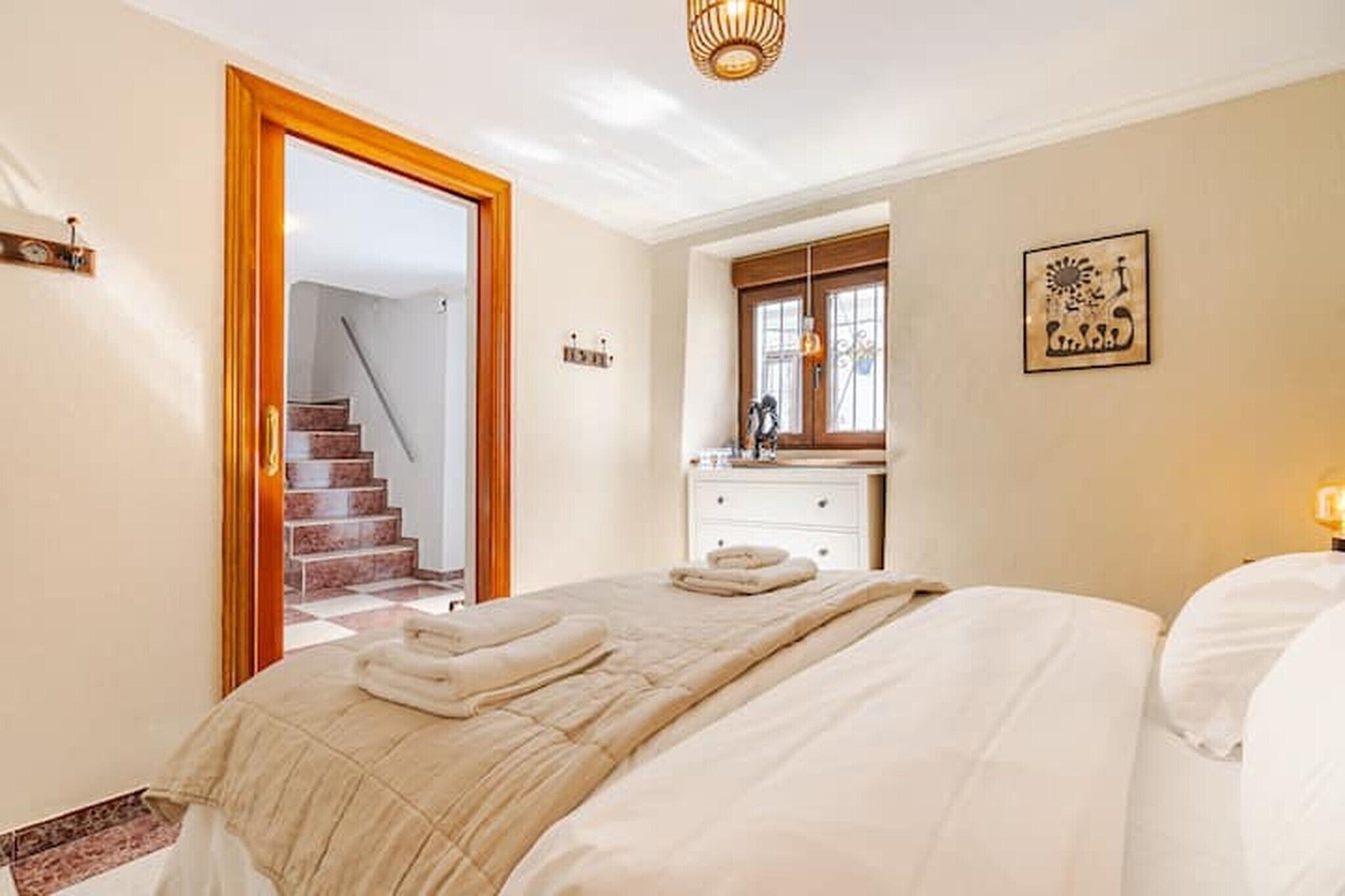 2 bedrooms, iron/ironing board, free WiFi, bed sheets