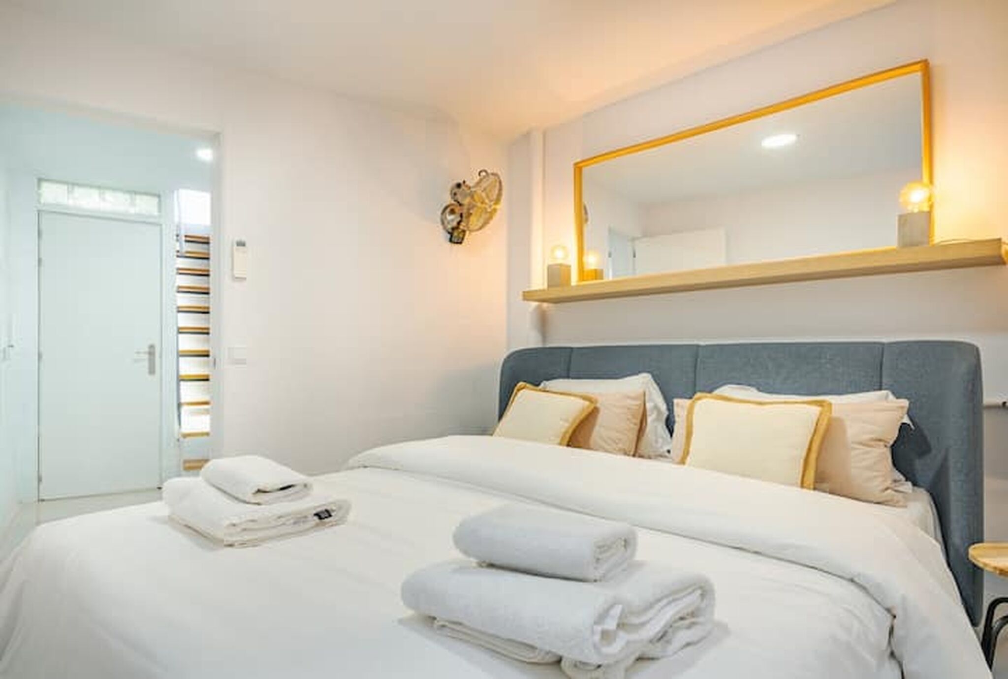 2 habitaciones, tabla de planchar con plancha y wifi gratis 