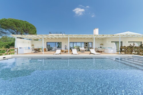 Villa 'Monte Da Torre' with Sea View, Wi-Fi and Air Conditioning