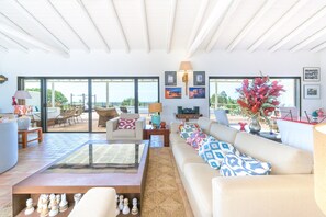 TV, fireplace, stereo