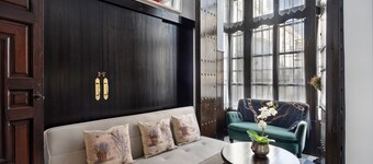 Apartment 'Exclusivo Apartamento En Palacio' with Balcony, Wi-Fi and Air Conditioning