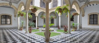 Appartement 'Exclusief Appartement In Paleis' met balkon, Wi-Fi en airconditioning